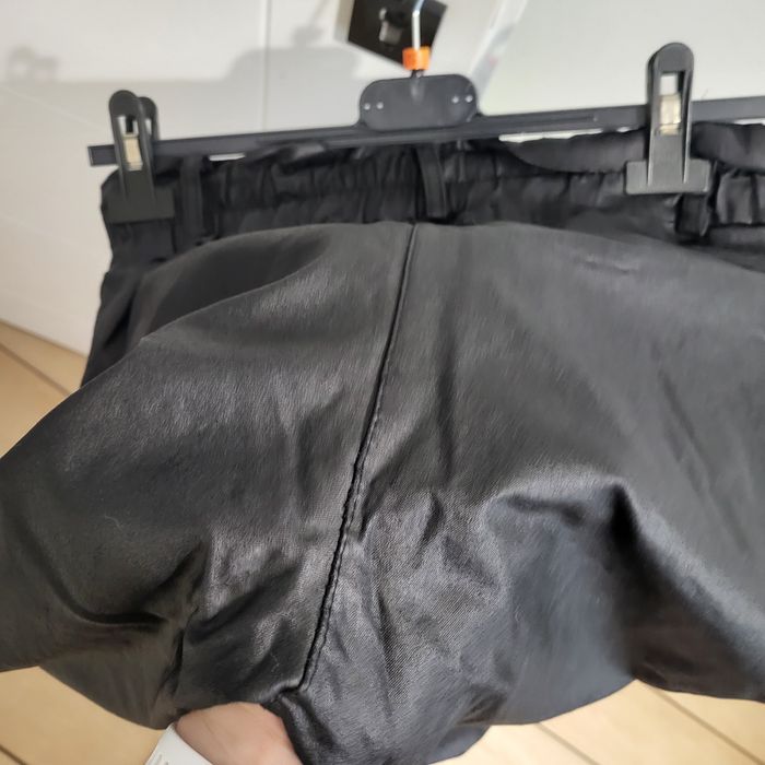 Spodnie damskie lateksowe używane czarne made in italy