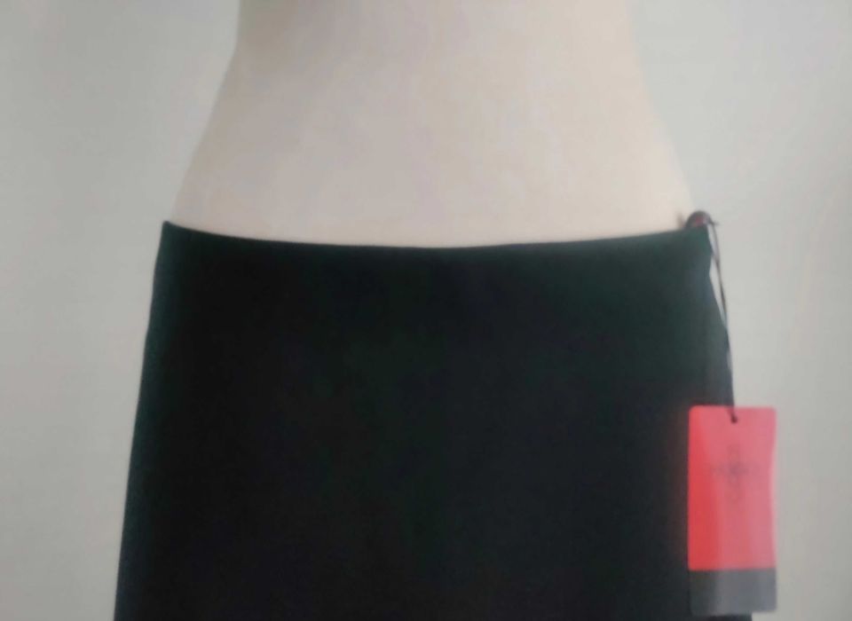 Saia preta super elegante Hugo