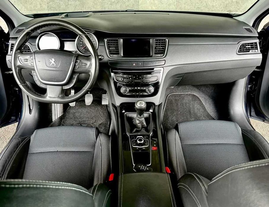 Peugeot 508 2.0 HDi 163cv | Nacional | Livro de Revisões