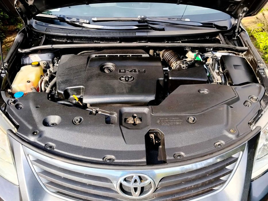 Toyota Avensis 2.0 diesel 2011 rok