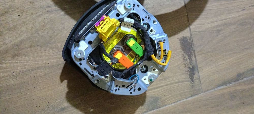 Kierownica trójramienna skórzana Audi A4 B7