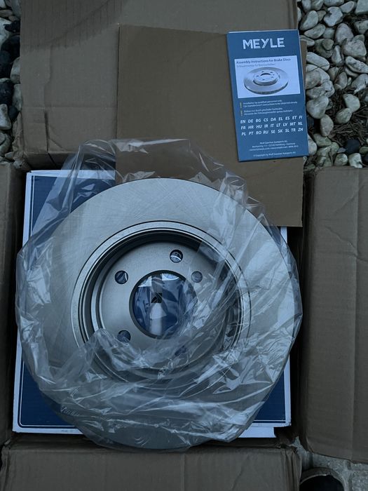 Discos novos  marca MEYLE Disco de travão Eixo traseiro  ventilado para Bmw