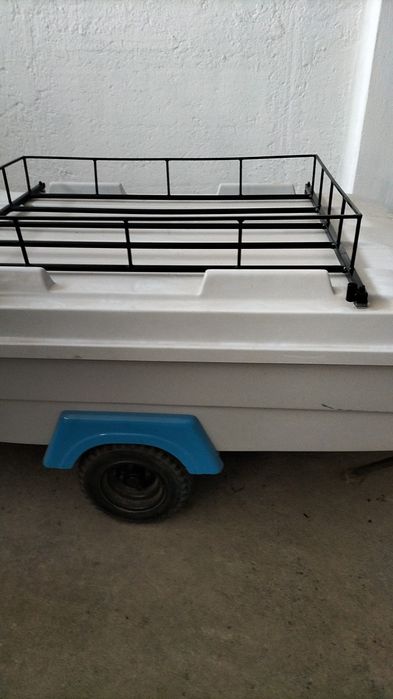 Atrelado tenda boas condições