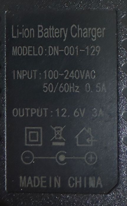 Зарядний  пристрій / адаптер 12.6V  3A  Li-ion