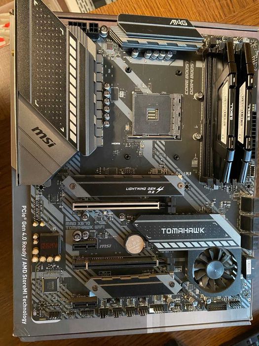 Материнська плата MSI Tomahawk X570 Wifi
