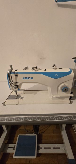 Para venda  maquina de custura  marca jack F4