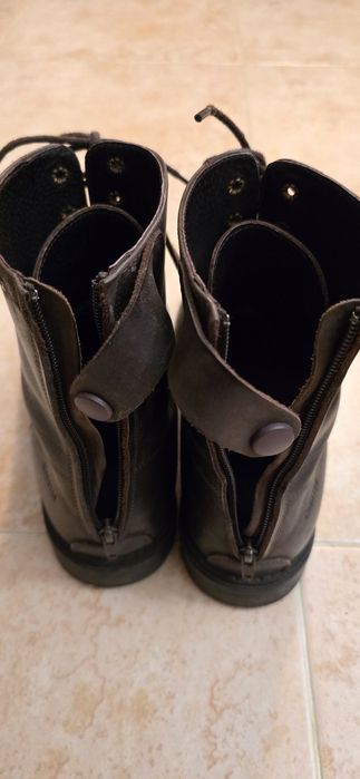 Um par Botas de homem