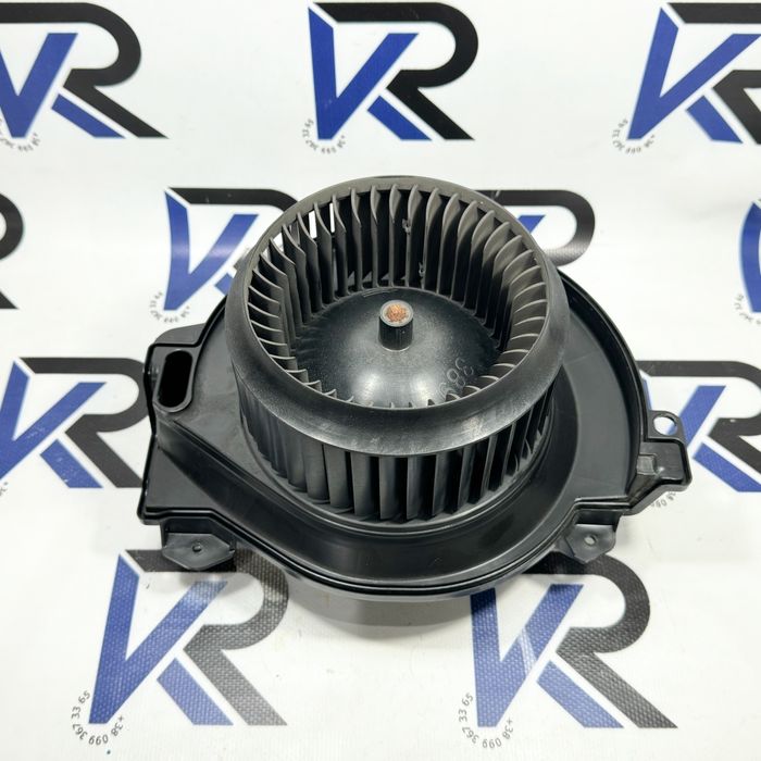 Моторчик пічки на Спринтер 907