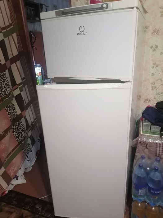 Продам холодильник