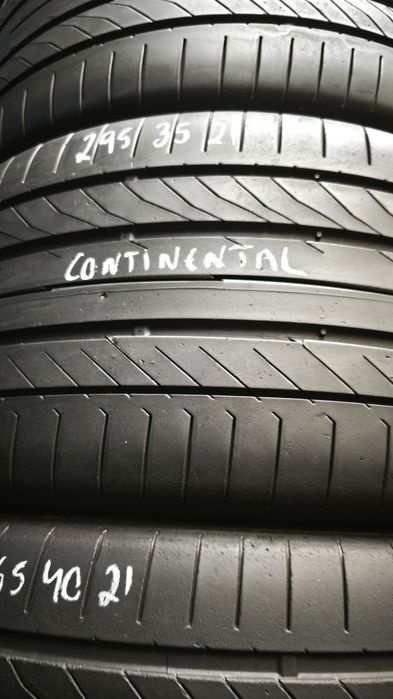 Pneus 295/35/21 e 265/40/21