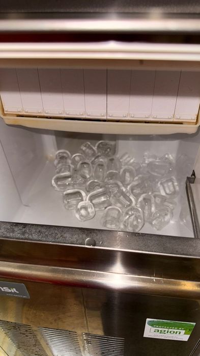 Máquina de gelo Simag 24k