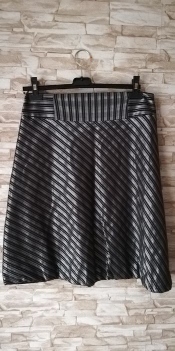 Spódnica czarna w paski