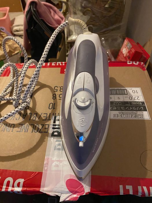 ferros de engomar a vapor. bom estado