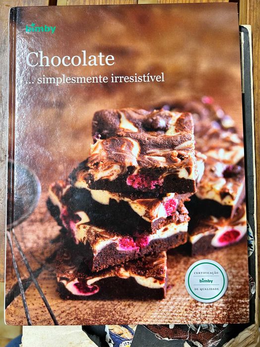 Livros de culinária em conjunto ou individual e duas revistas