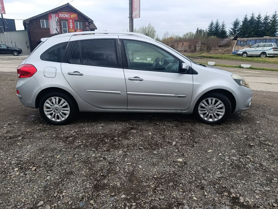 Продам renault clio гарний стан обслужена