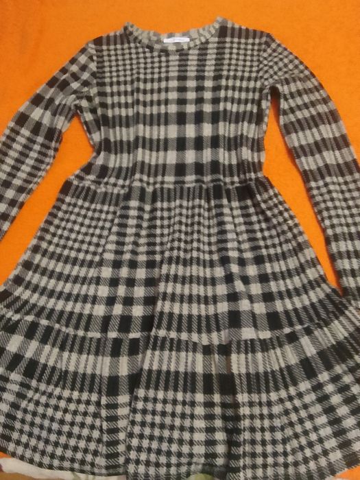 Платье женское шерстяное фирмы ZARA