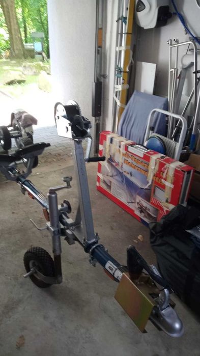 Przyczepa przyczepa do łodzi sportowych i motorowych podłodziowa do 5m