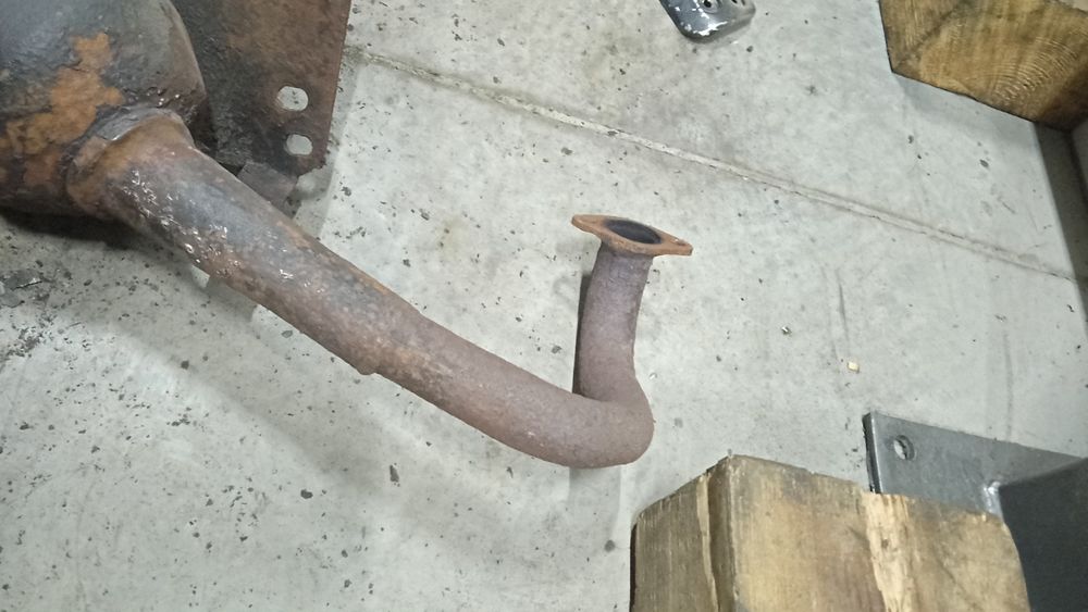 Вихлопна труба  технигаз