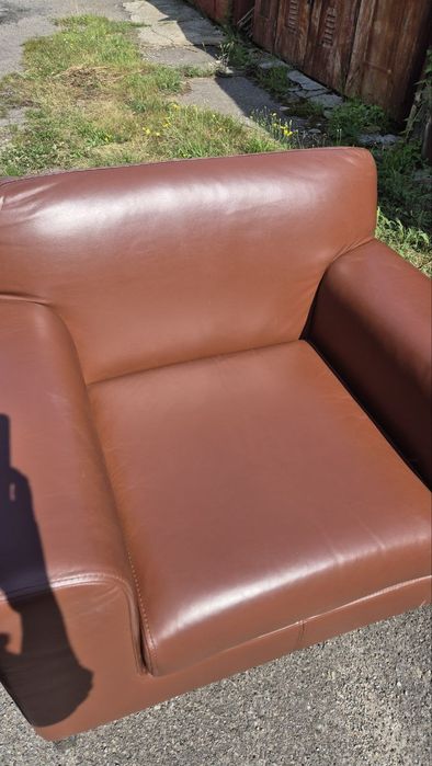 Шкіряні крісла для офісу /дому