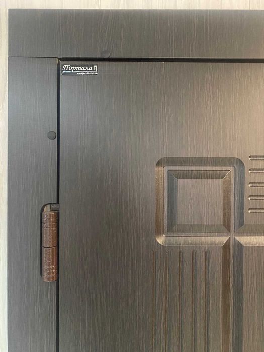 Вхідні двері для квартири "Портала" (Елегант NEW) ― модель Барселона