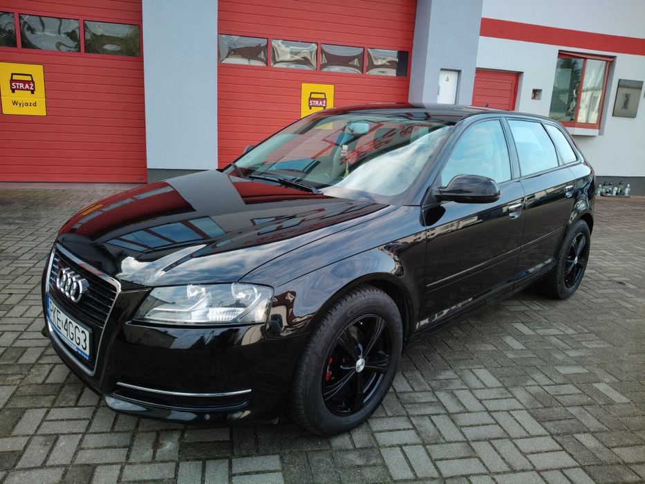 AUDI A3 1.6 TDI diesel czarna z jasnym środkiem zadbana