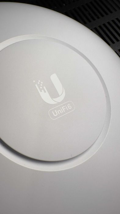 Ubiquiti UniFi U6-Pro WiFi 6 – Como novo