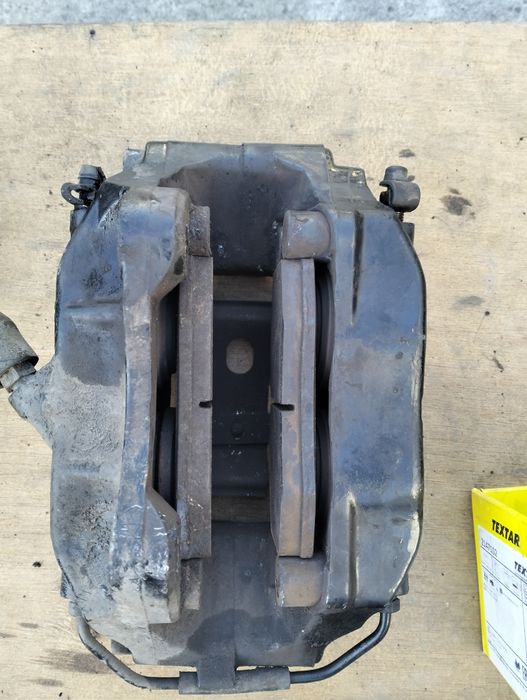 Комплект гальм Brembo з BMW e38