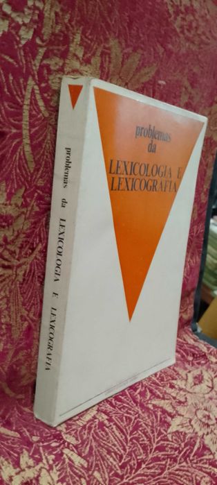 Problemas da Lexicologia e Lexicografia