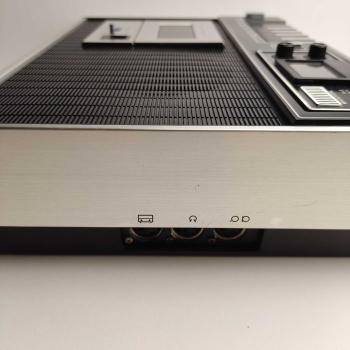 Magnetofon Universum CT 2746 - piękny stan wizualny - niesprawny