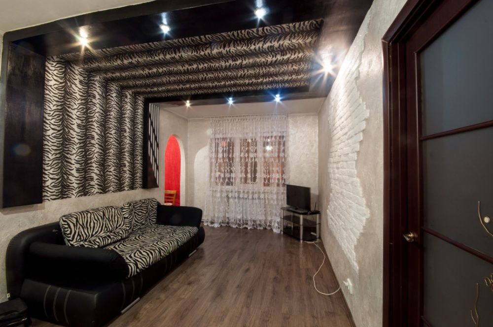 Здам подобово 2-кімнатну квартиру в центрі (Проспект Свободи, 40)