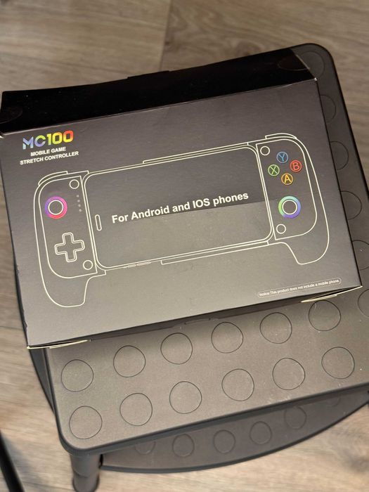 Bezprzewodowy kontroler / pad o gier mobilnych Android IOS