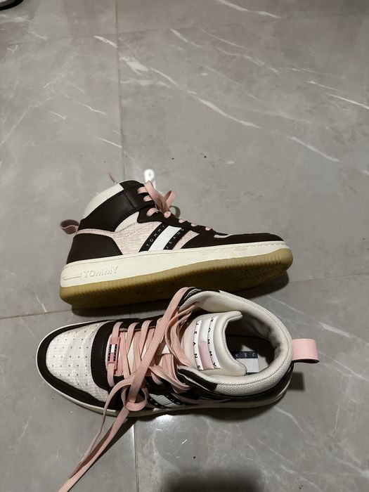 Sapatilhas altas Tommy Hilfiger Nr 39 usados poucas vezes … bom estado