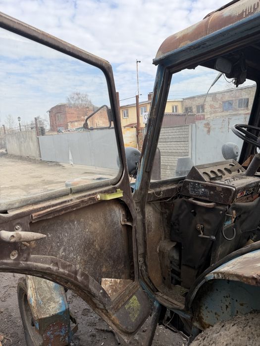 Трактор Мтз-80 ( з малою кабіною )