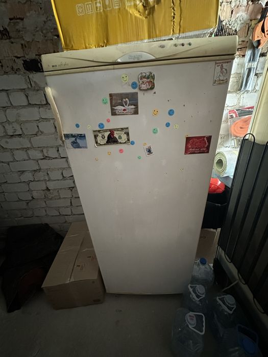 Продам морозильну камеру