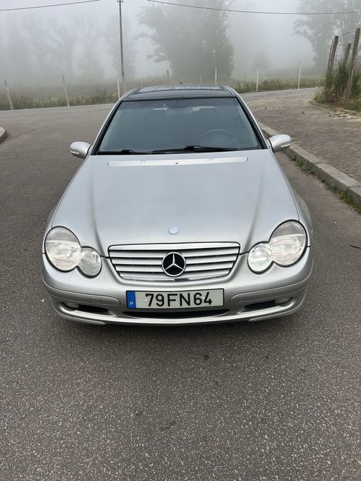 Mercedes C220 sportcoupe com 290 km