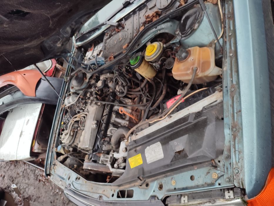 Ауді 100 по запчастинам, мотор після капітального ремонту.