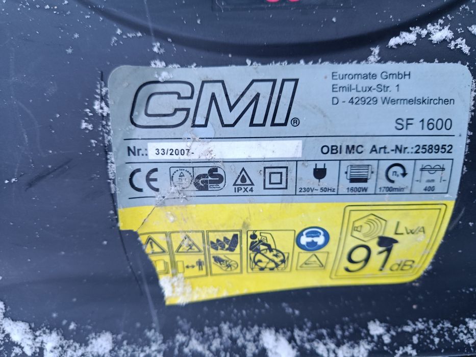 Електрична снігоприбиральна  Німецька машинка CMI.