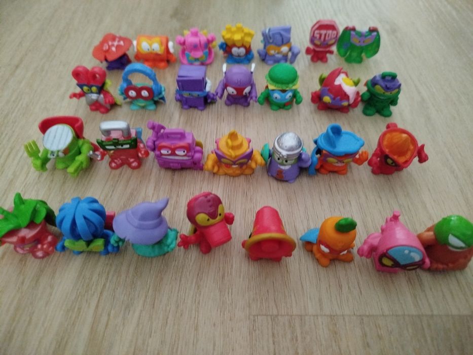 Figurki super things