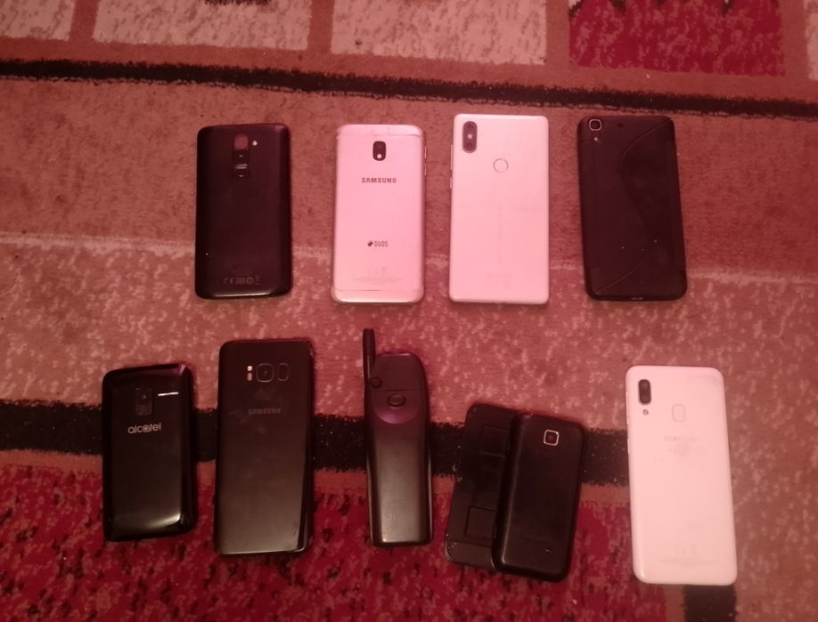 Stare telefony 9 szt.