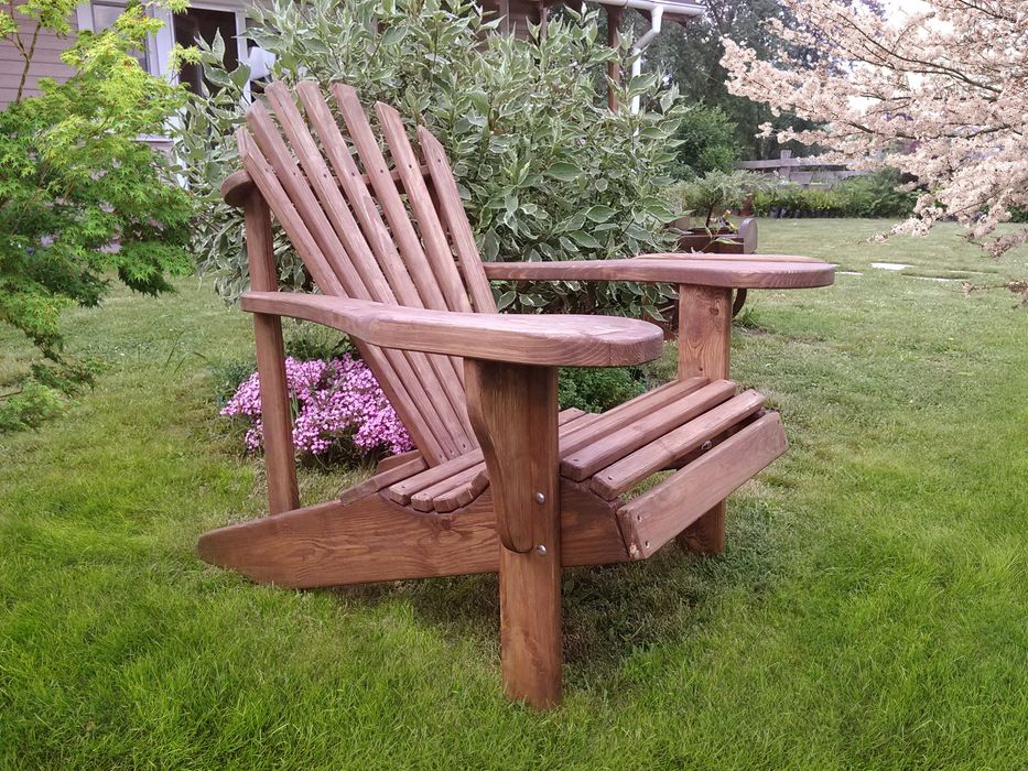 Дерев'яне крісло для аідпочинку Адірондак. Садові меблі.