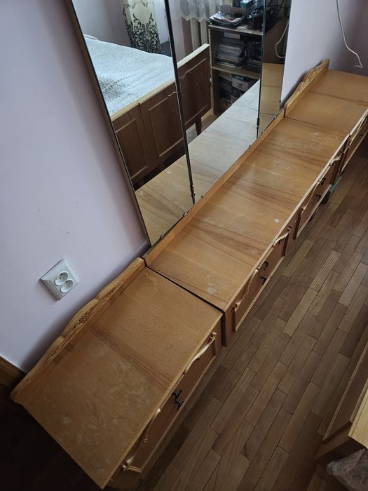 Спальня / меблі для спальні / шафа, 2 ліжка, 2 приліжкові тумби, трюмо