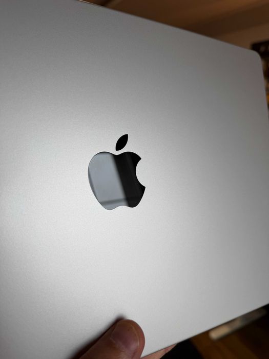 MacBook Pro 14" M1 Pro 10-CPU + 16-GPU / 16GB RAM / 1TB SSD super stan