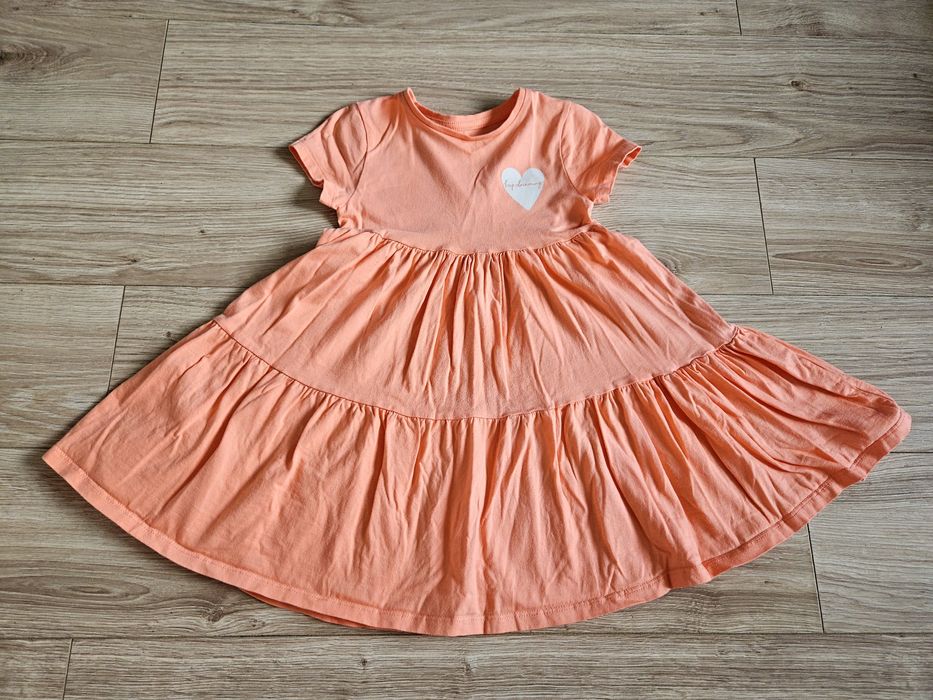 Rozkloszowana sukienka babydoll morelowa szeroka luźna serduszko