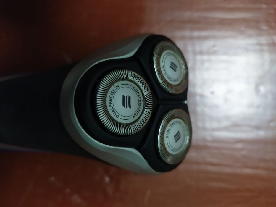 Бритва електрична Filllips