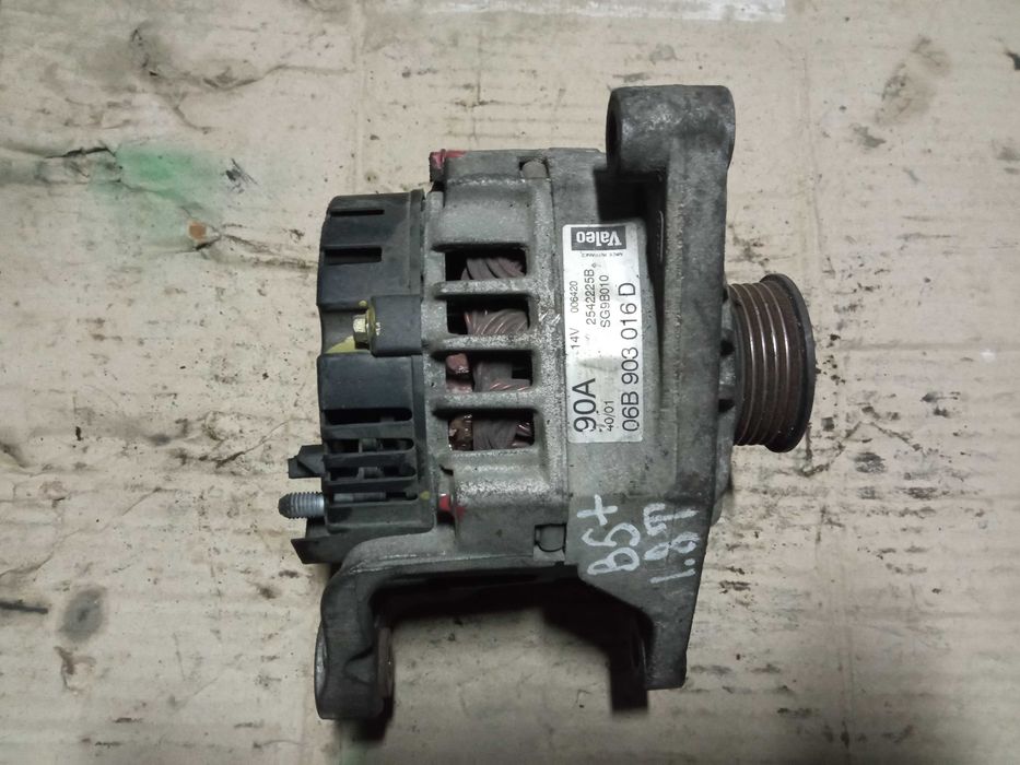 Генератор Volkswagen B5 Plus 1.8T 14V 90A 06B 903016D Авторазборка