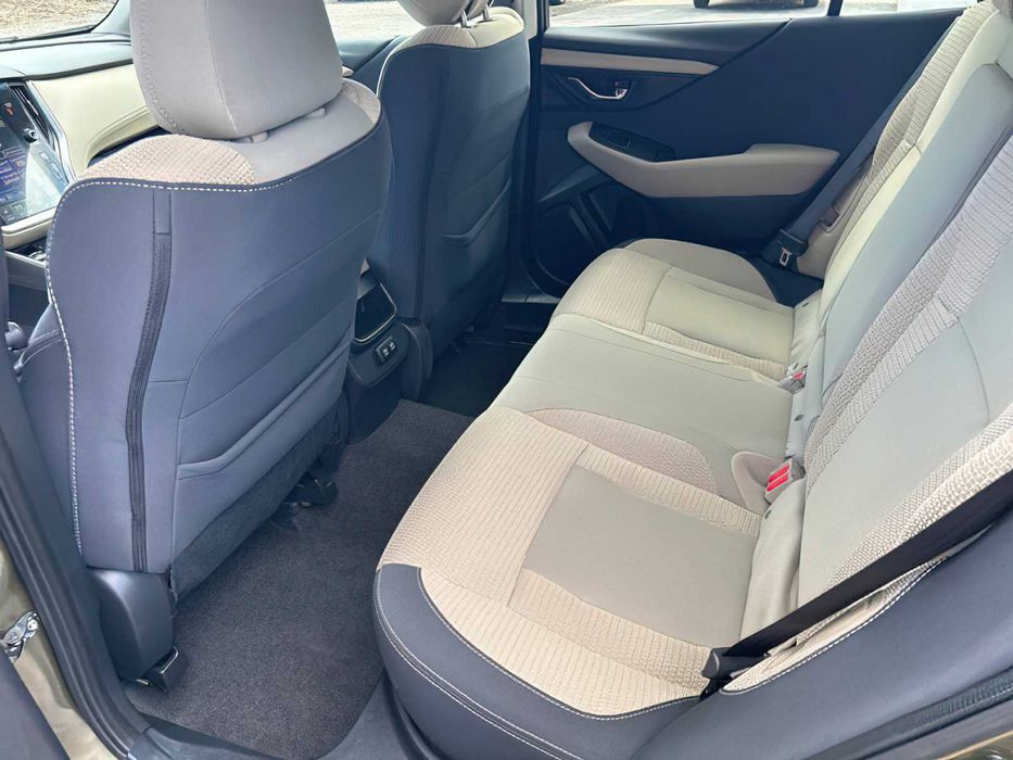 Subaru Outback Premium      2021