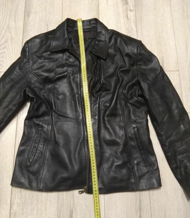 Жіноча шкіряна куртка