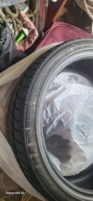 Продам зимнюю резину R19
