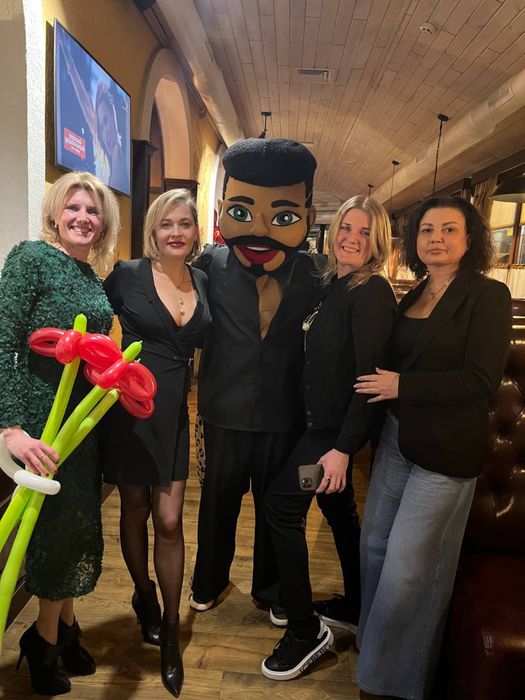 Привітання Верка Сердючка, Волканов, Поздравления стриптизерами.