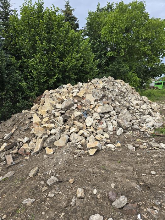 Stary kamień z rozbiórki